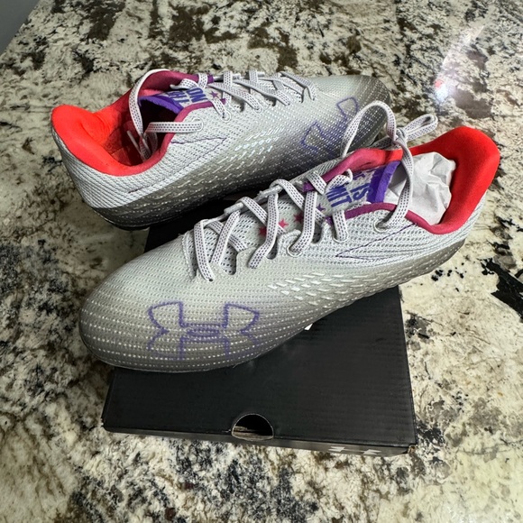 UA Women’s Blur Smoke MC Football Cleats - Picture 1 of 10